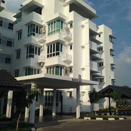 Homelite Resort Water Theme Park Condominium Miri Luaran gambar