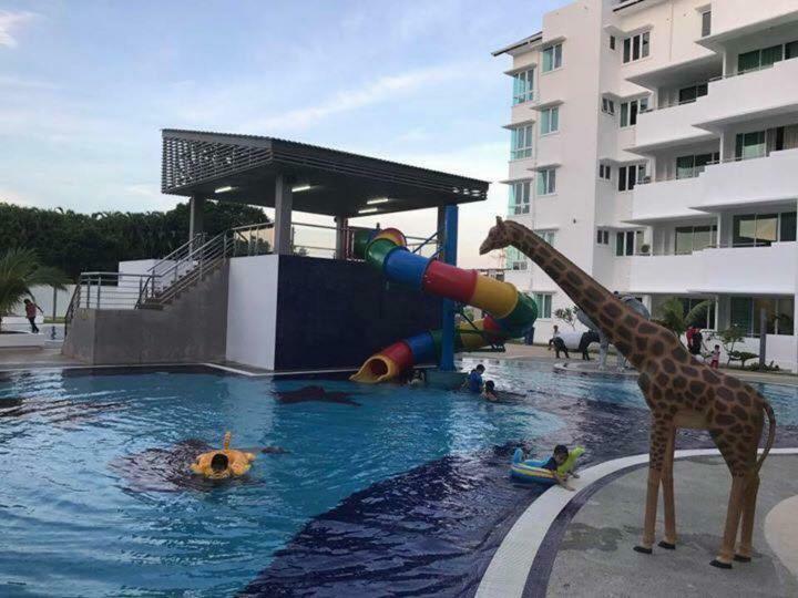 Homelite Resort Water Theme Park Condominium Miri Luaran gambar